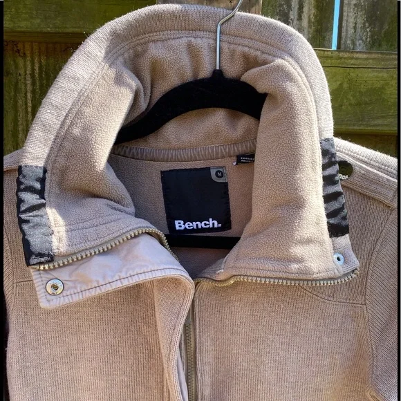 Bench Jacket - Picture 3 of 11